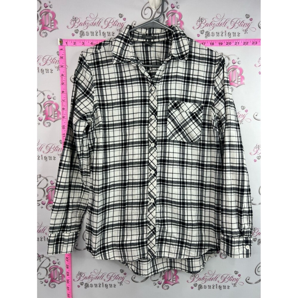 Eddie Bauer shirt long sleeves Black and White Plaid Button-Down classic fit